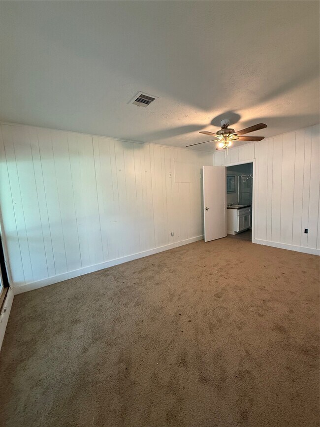 Building Photo - 10205 Sierra Dr