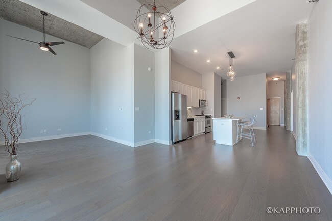 Foto del edificio - 321 S Sangamon St