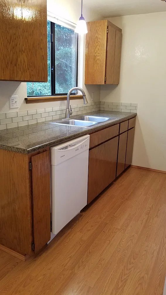 Foto del edificio - 607 107th Ave E