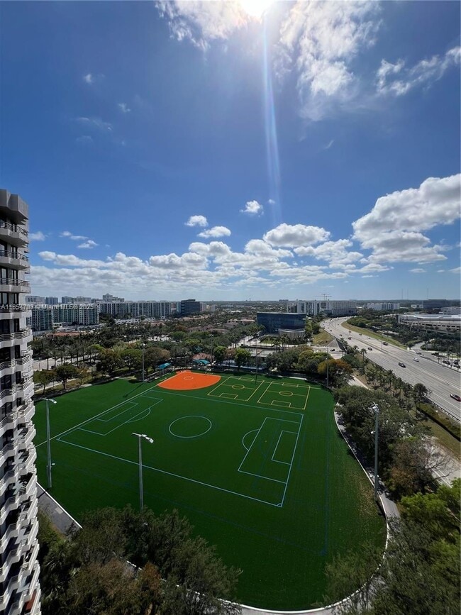 Foto del edificio - 3300 NE 191st St