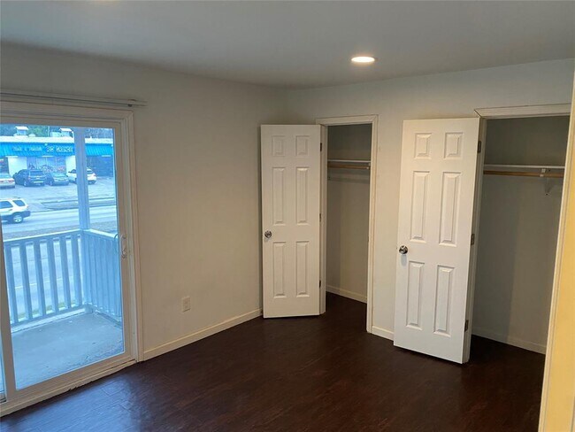 Building Photo - 12068 Beechnut St