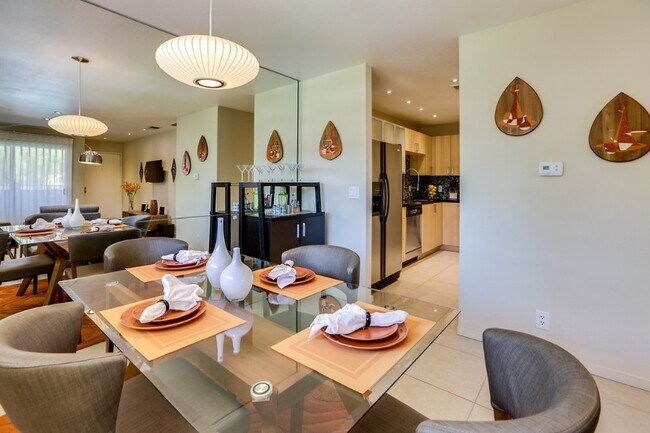 Foto del edificio - 420 N Villa Ct