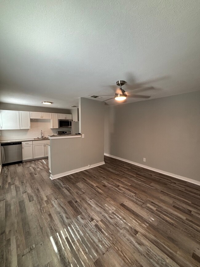 Foto del edificio - 2805 Crest Avenue