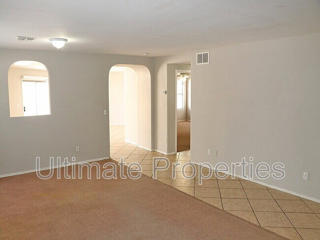 Building Photo - 10526 W Via Del Sol