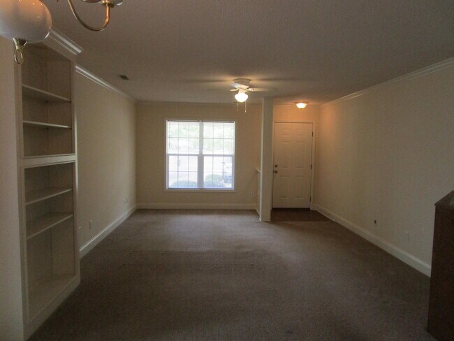 Foto del edificio - 1045 Cutleaf Dr