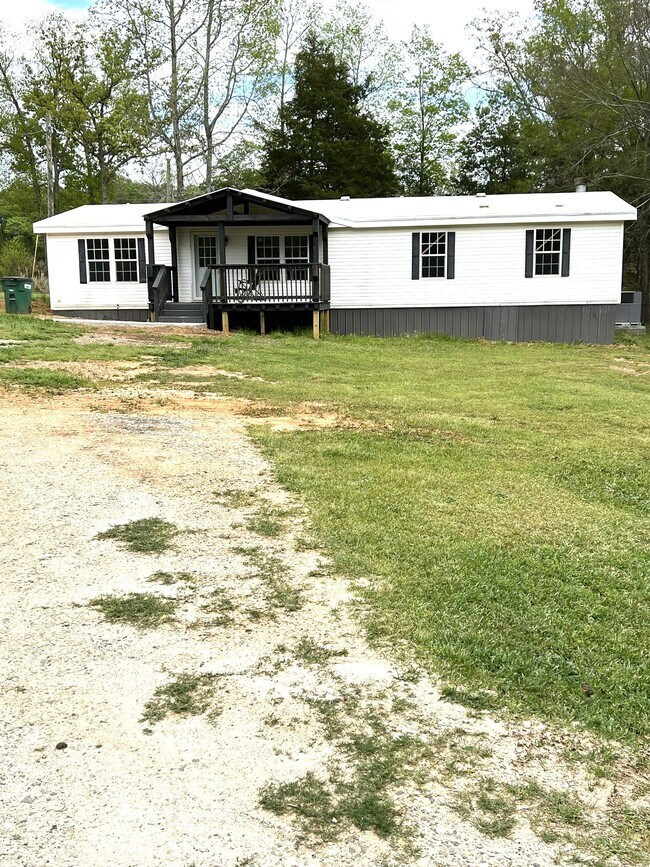 1043 S Windwood Acrs Rd, BatesburgLeesville, SC 29006 House Rental