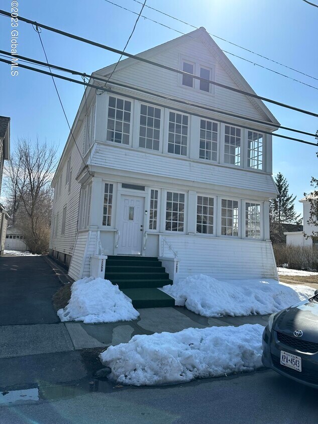 1922 Jerome Ave Unit 2F, Schenectady, NY 12306 Apartment for Rent in