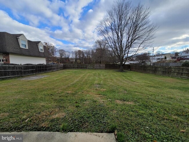 Building Photo - 2205 Weir Rd