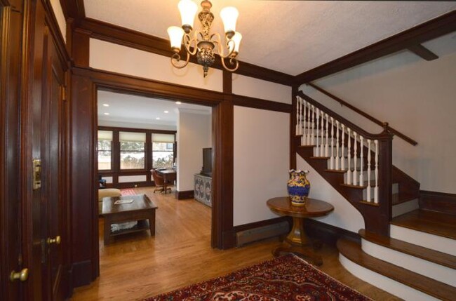 Building Photo - 5 bedroom in Summit NJ 07901