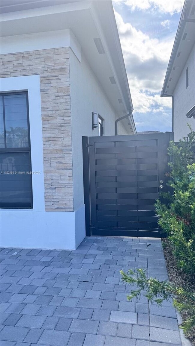 Foto del edificio - 1820 SW 144th Ave
