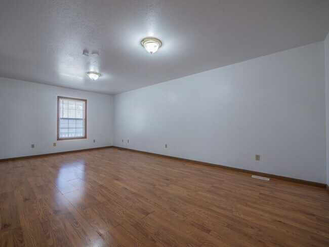 Foto del edificio - East 5th Duplex