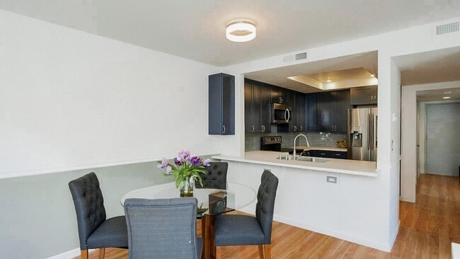 Building Photo - 865 Vista Montara Cir
