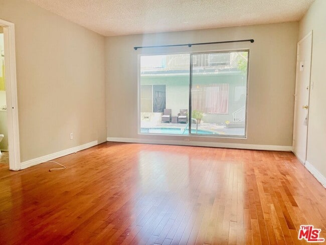 Foto del edificio - 941 N San Vicente Blvd