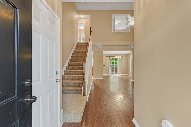 Foto del edificio - Awesome 3BR/2BA home near Percy Priest!