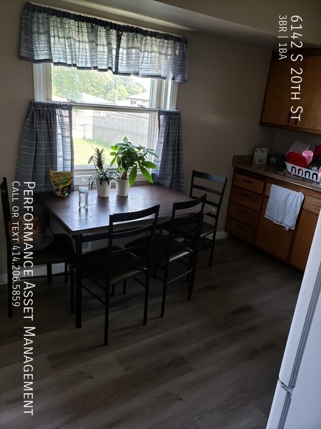 Building Photo - Beautiful 3 bedroom Home