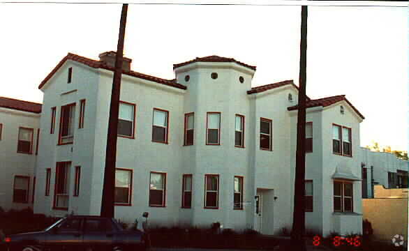 Building Photo - 244 N Chevy Chase Dr