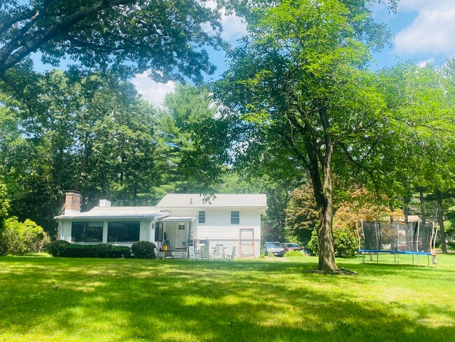 Building Photo - 15 Winchester Dr
