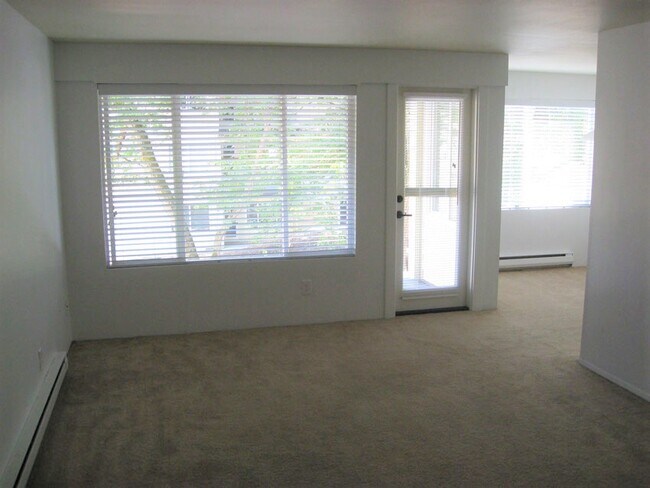 Foto del edificio - 7021 Sand Point Way NE