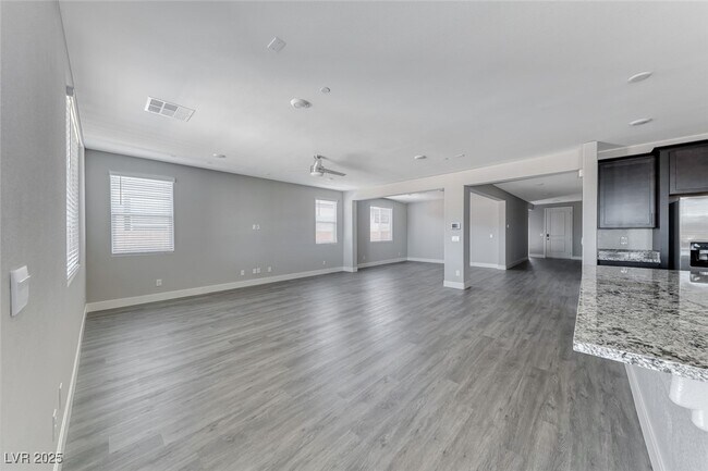 Foto del edificio - 510 Copper Falcon Ave