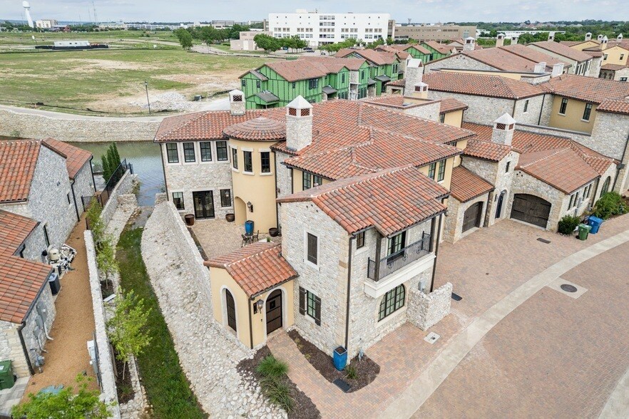 Primary Photo - 28 Comillas Dr