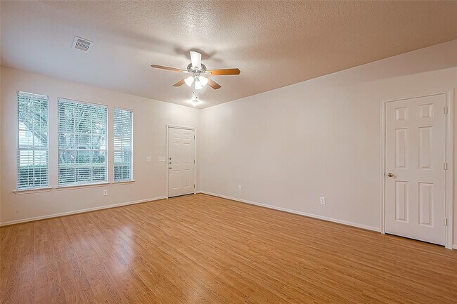 Building Photo - 2922 Desert Oasis Ln