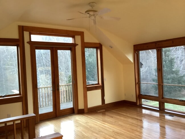 Foto del edificio - 40 Chestnut Hill Rd