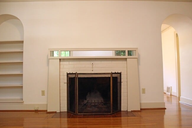 Building Photo - 2310 SE 22nd Ave