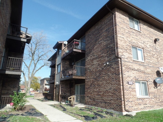 Building Photo - 3045 Bernice Rd