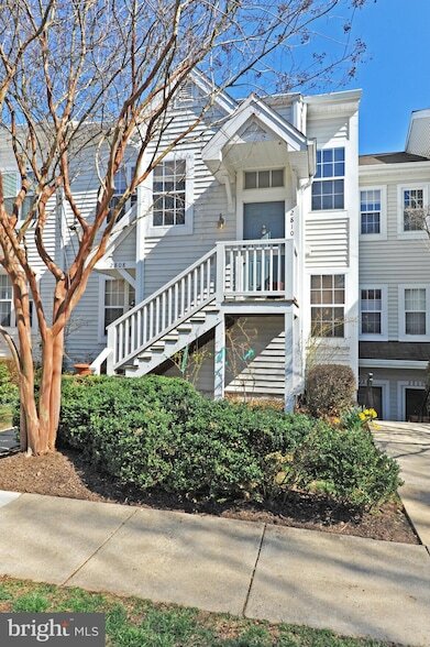 Building Photo - 2810 Yarling Ct