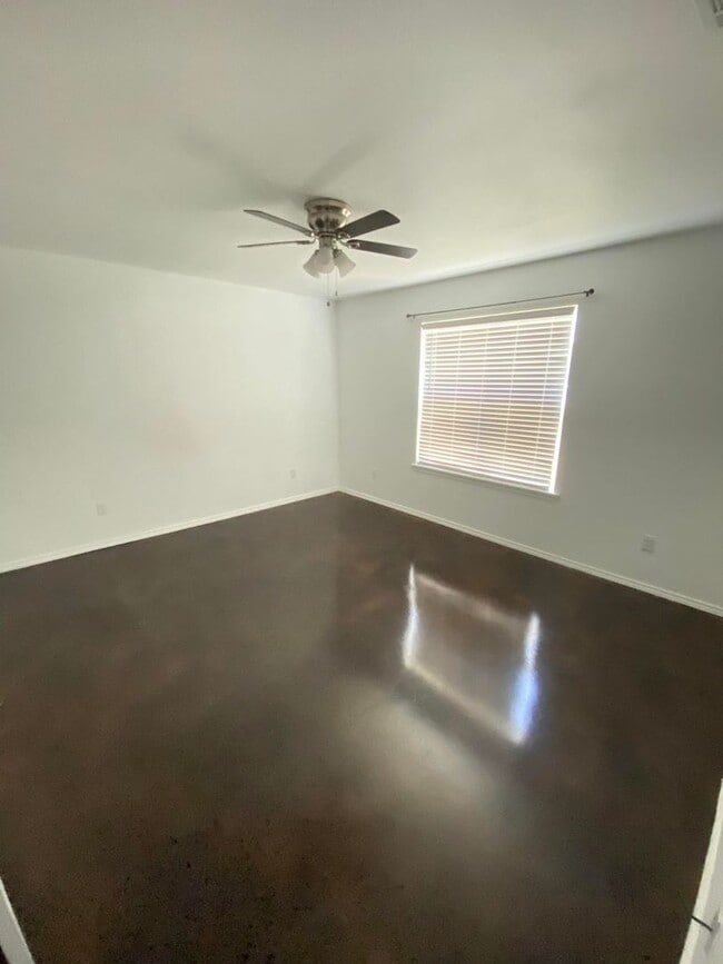 Building Photo - 237 N Mary Jo Dr