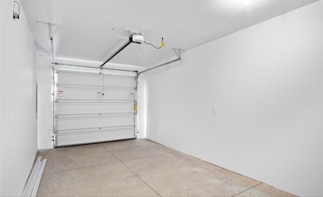 Building Photo - 931 Ted Yao Way