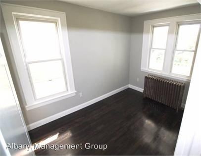 Building Photo - 168 3rd St