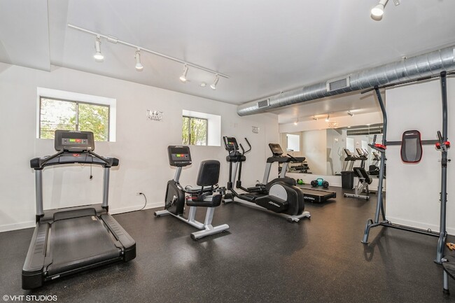 Foto del edificio - 4537 S Drexel Blvd