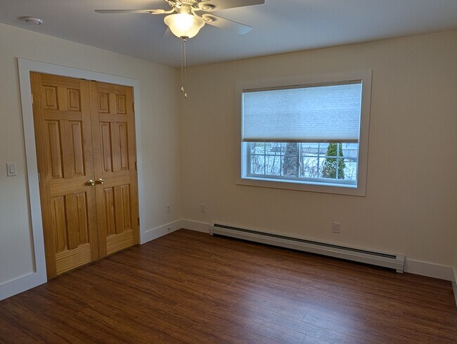 Foto del edificio - 204 S Maple St