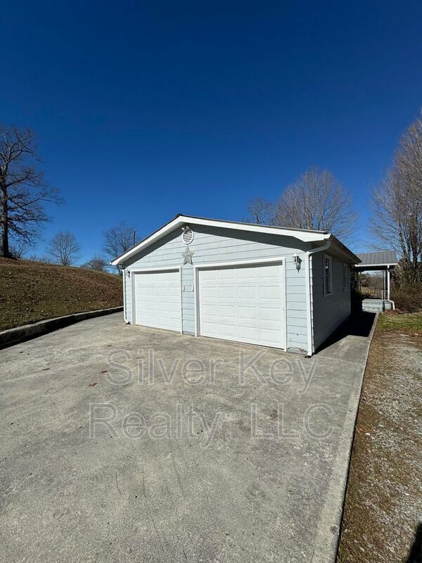 Building Photo - 2955 Oakland Rd