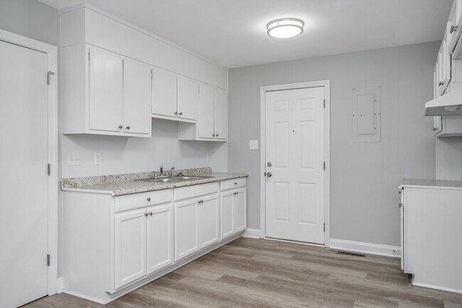 Foto del edificio - 501 Cleveland St