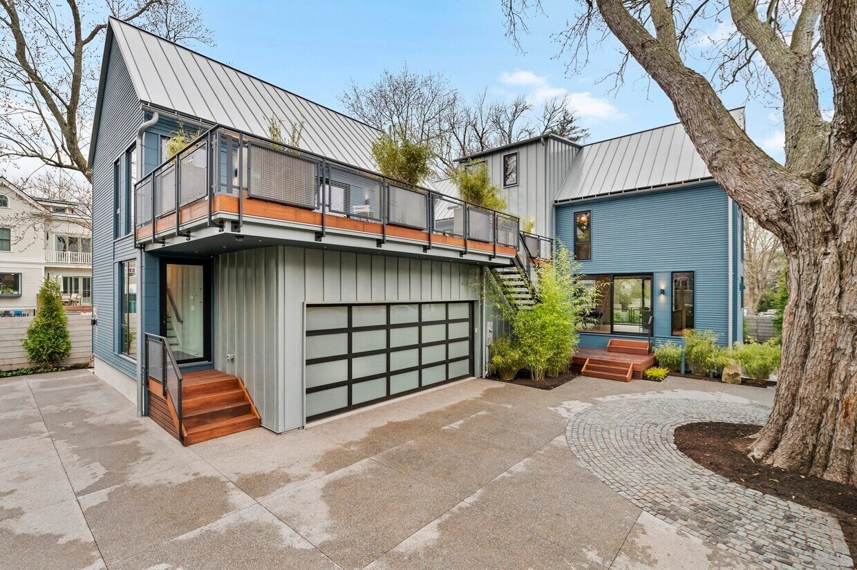 Primary Photo - 201 Lake View Ave