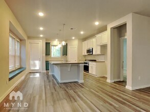 Building Photo - 734 Lacebark Elm Trl