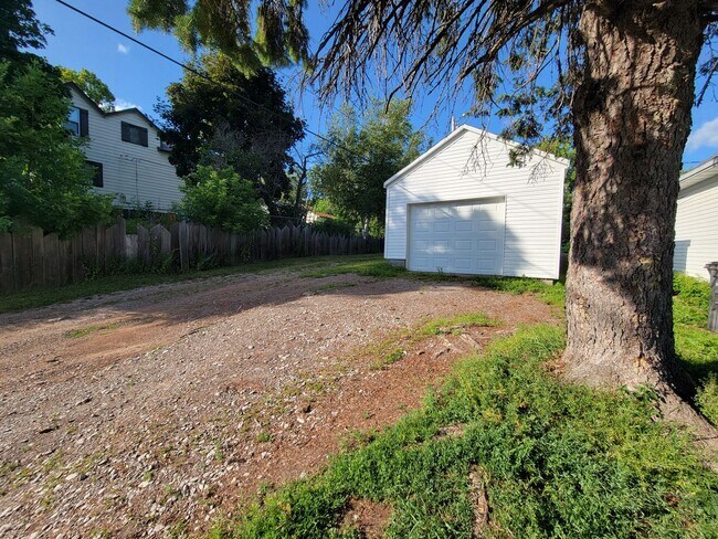 Foto del edificio - 510 N 8th Ave W