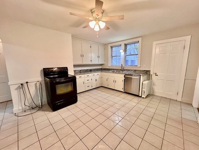 Building Photo - 20-22 Randall Avenue Unit 1