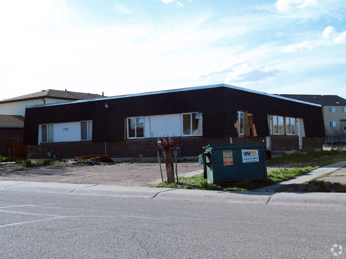 Building Photo - 1712 Hampton S