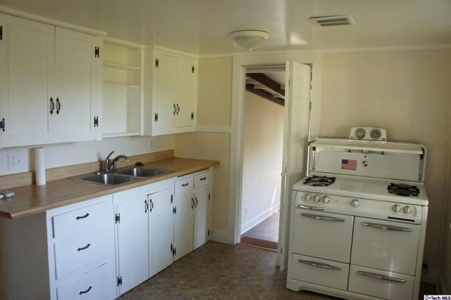 Building Photo - 1 bedroom in Glendale CA 91208