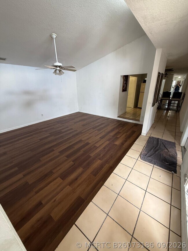 Foto del edificio - 1001 Manor Dr