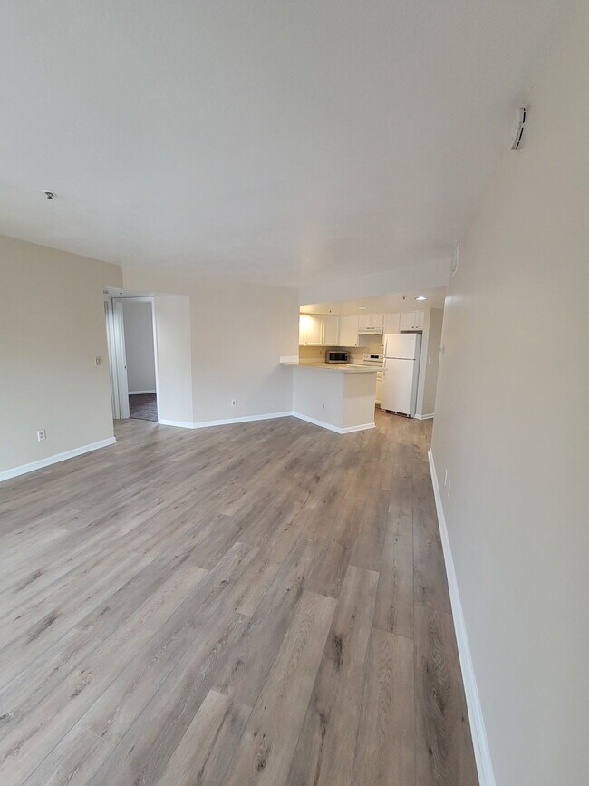 Foto del edificio - 1085 Broadway St