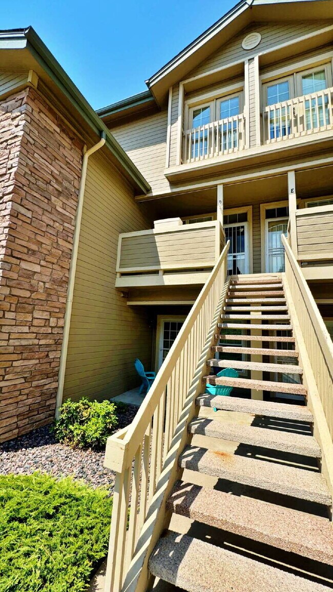 Foto del edificio - Great Location for 1 Bed 1 Bath + Full Loft with Large Closet in Steeple Chase IV in Littleton
