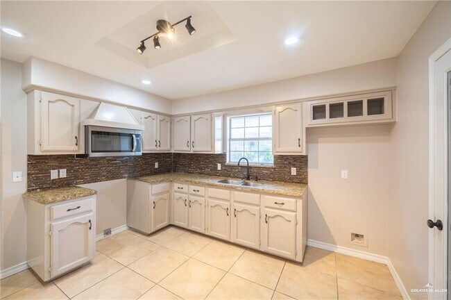 Foto del edificio - 1600 N 29th St