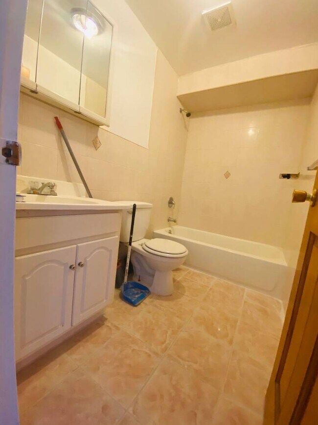 Foto del edificio - 119-05 Jamaica Ave