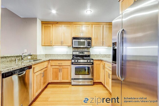 Building Photo - 501 Crescent Way