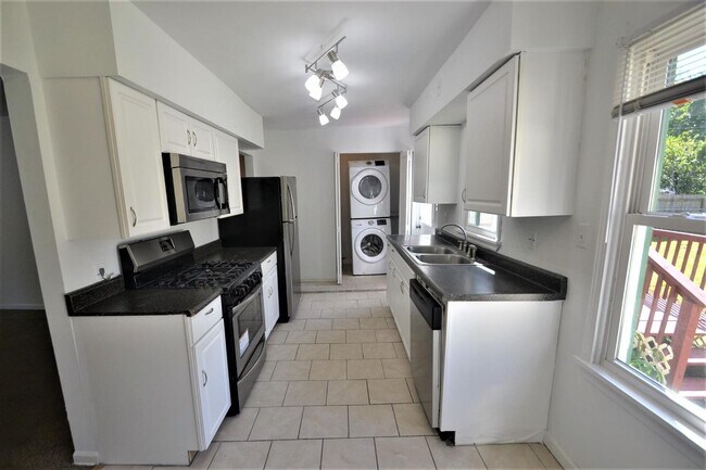 Foto del edificio - 2828 Eleanor St