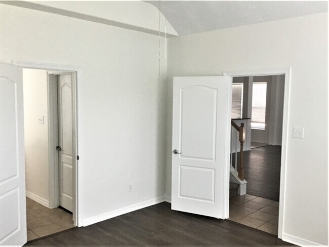 Building Photo - 30622 N Sulphur Creek Dr